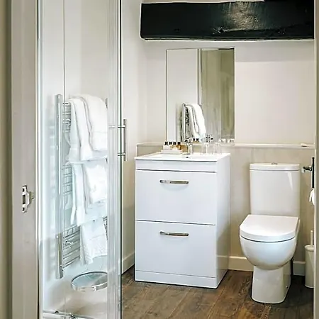 The Swinside מלון 4*